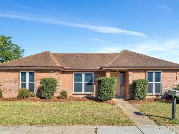 506 Aurora Oaks Dr, New Orleans, LA 70131