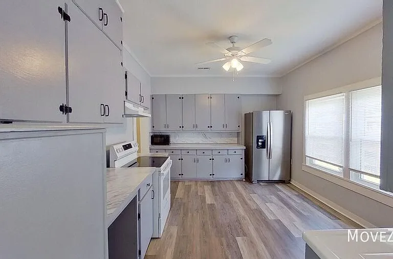 226 Cummings St — Photo 40