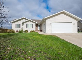 2241 Pioneer Ct NW, East Grand Forks, MN 56721