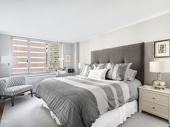 5th image of 130 W 67th St APT 12C