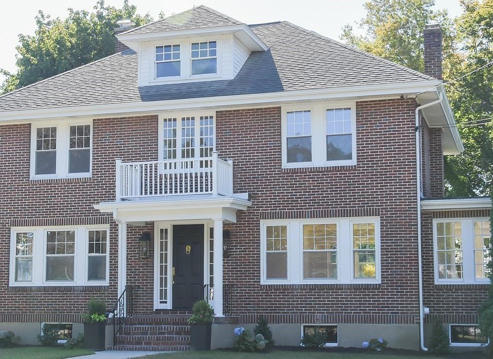 1st image of 19 Stoneleigh Rd