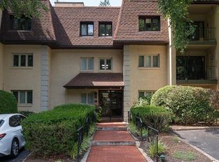 103 Summit Dr BUILDING B, Bryn Mawr, PA 19010