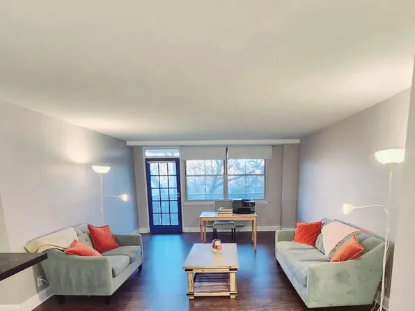 2030 N Adams St APT 603, Arlington, VA 22201