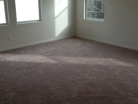 4th image of 733 Huron Pl