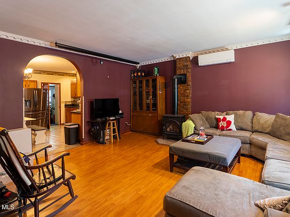 4th image of 23 McCarty Avenue