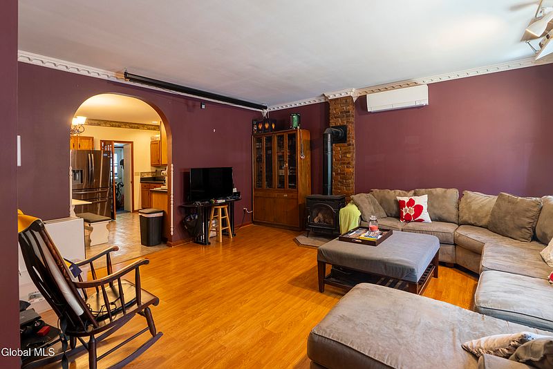 4th image of 23 McCarty Avenue