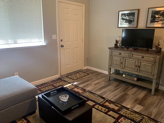 5th image of 976 Latigo Dr Unit 1