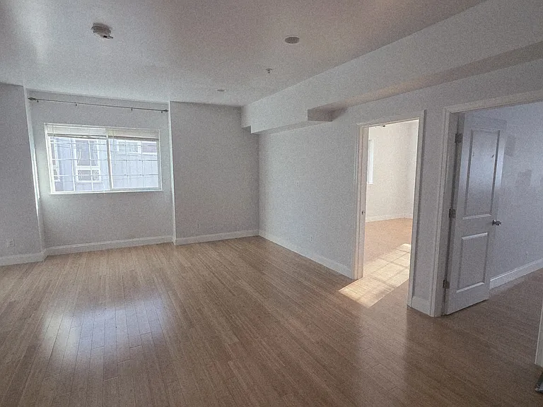 628-30 N 11th St #6 — Photo 4