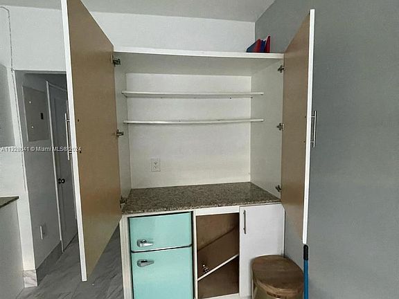 4th image of 1455 Michigan Ave APT 16