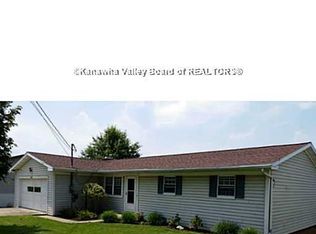 1206 Lakeview Dr, Ravenswood, WV 26164
