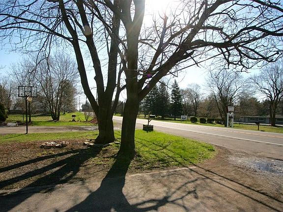 3rd image of 2377 W Genesee Tpke