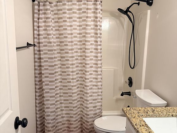 5th image of 1706 Magnolia Ct SE