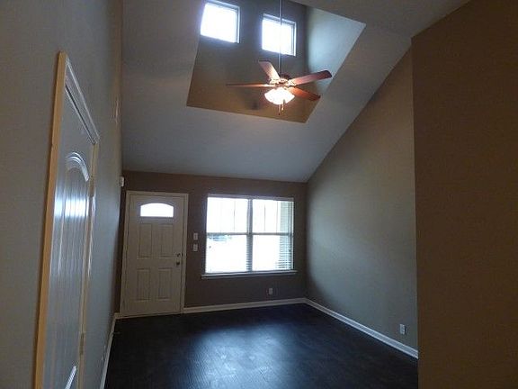 2nd image of 916 Granville Dr
