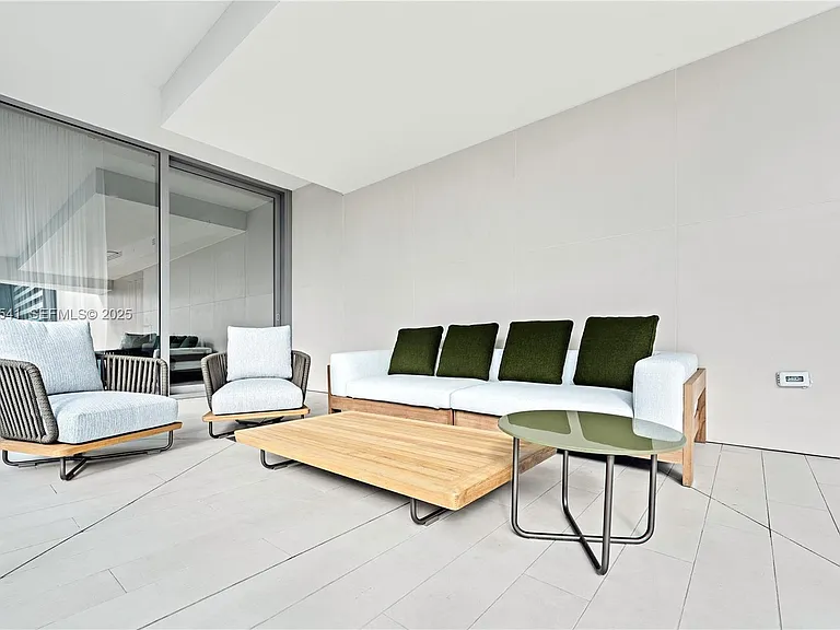 300 S Biscayne Blvd #1404W — Photo 26