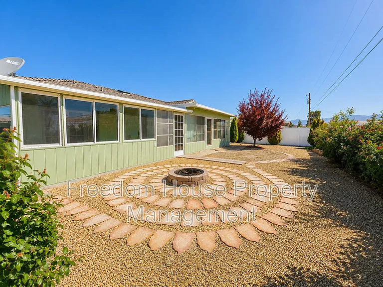 3066 Mount Charleston Dr — Photo 47