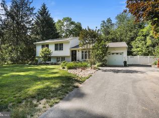 10 Colonial Ave, Princeton Junction, NJ 08550