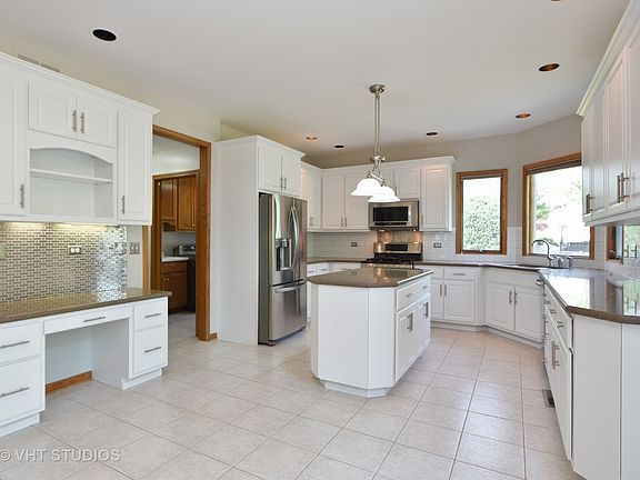 4th image of 15547 Lakeside Dr