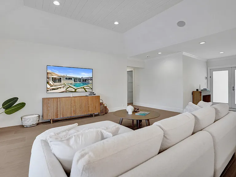 885 Nafa Dr — Photo 49
