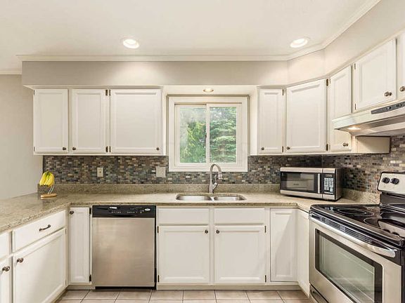 4th image of 7619 Worsley Pl