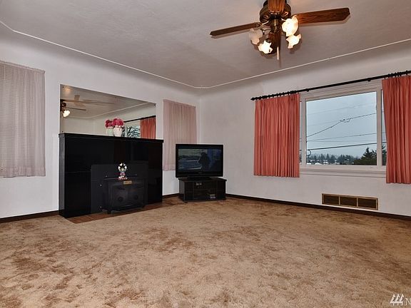 3rd image of 623 Ford Ave