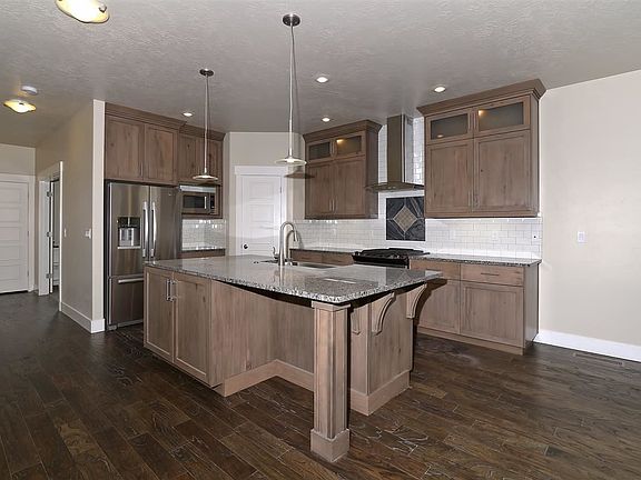 5th image of 426 E Waterpocket Ln