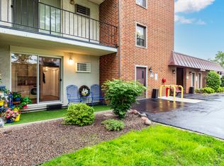 255 S West Ave APT 101, Elmhurst, IL 60126