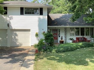 210 Edgewood Dr, Berea, OH