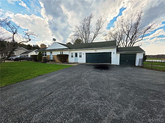 2nd image of 7288 Center Rd