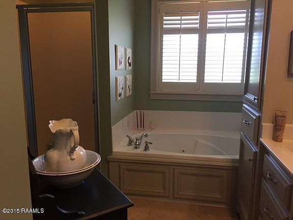 5th image of 102 Saint Martinique Ln