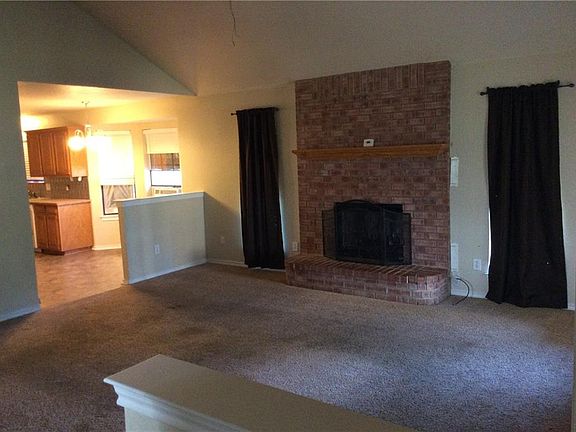 4th image of 50 Circle Dr