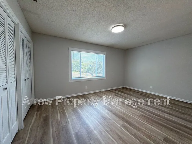 515 N 13th St #301 — Photo 6