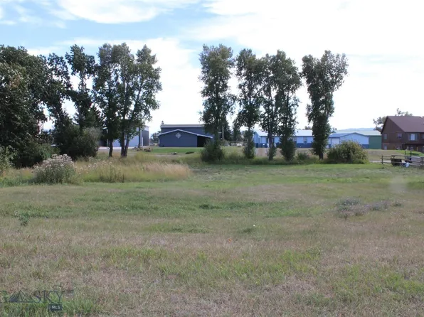 414 N Main St, Clyde Park, MT 59018