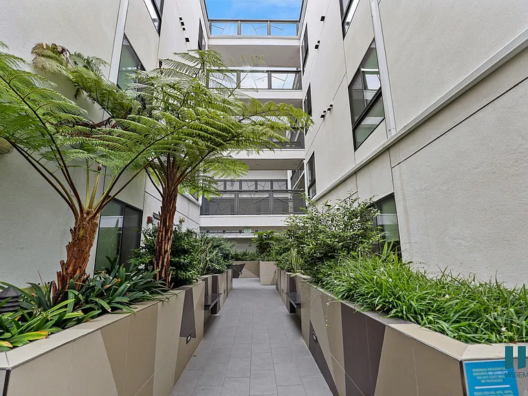 Interior Courtyard of Hayworth Hyde
