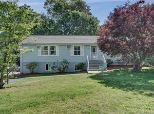 2750 Gomer St, Yorktown Heights, NY 10598
