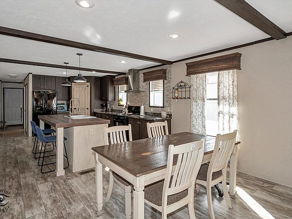 5th image of 126 Saint Pauls Dr