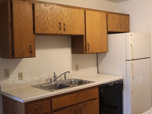 2nd image of 1516 Warren St APT 204