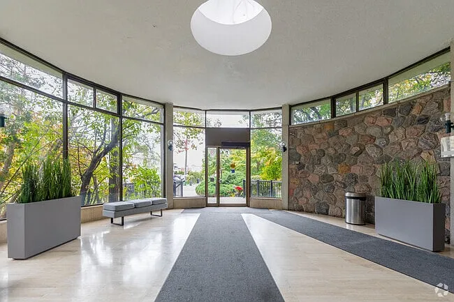 3000 Dufferin St — Photo 17
