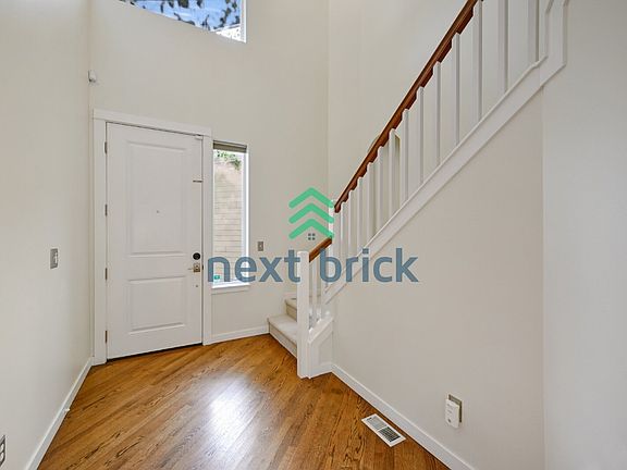 2nd image of 4105 222nd Pl SE