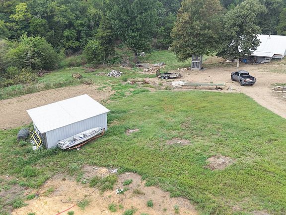 5th image of 1100 Snake Hollow Rd