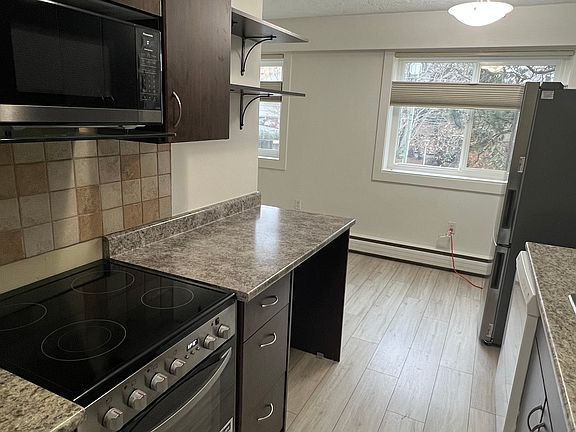 2nd image of 1975 Lee Ave #108