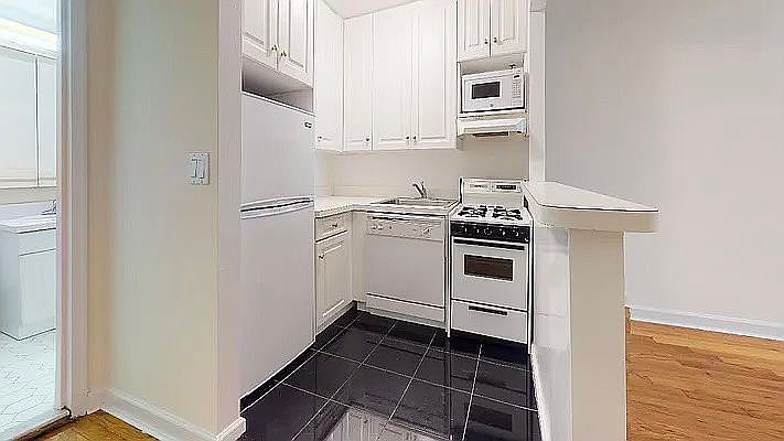 2nd image of 417 W 56th St #B3
