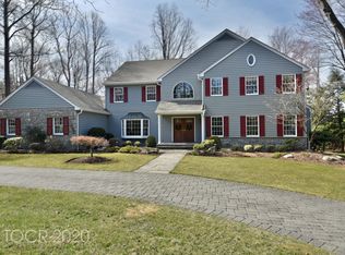 3 Garden Ln, Montvale, NJ 07645