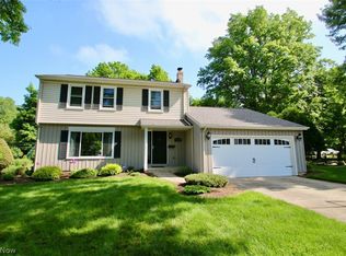 5029 Hartley Dr, Lyndhurst, OH 44124