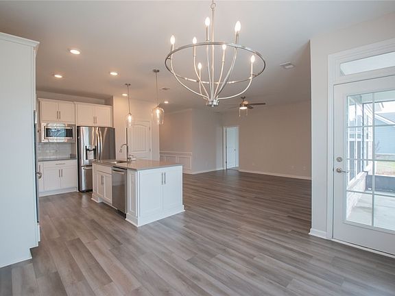 3rd image of 109 Pinehurst Rd
