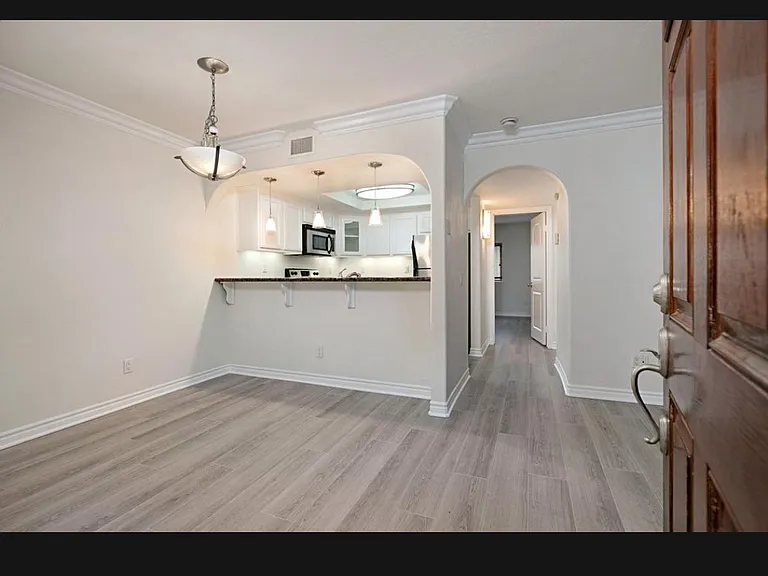 2752 B St #111 — Photo 15
