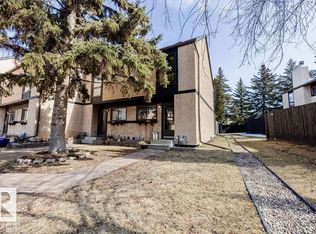 Lockhart Gardens, Edmonton, AB T6J 4L3