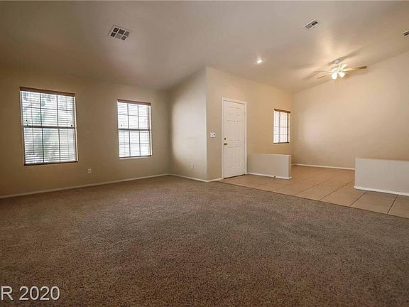 5th image of 558 Pearberry Ave