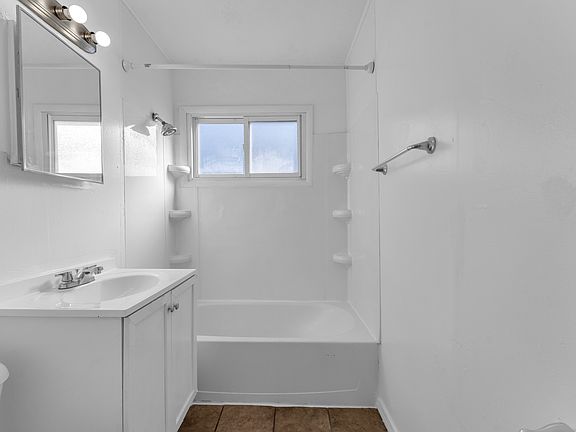 5th image of 4648 E 173rd St