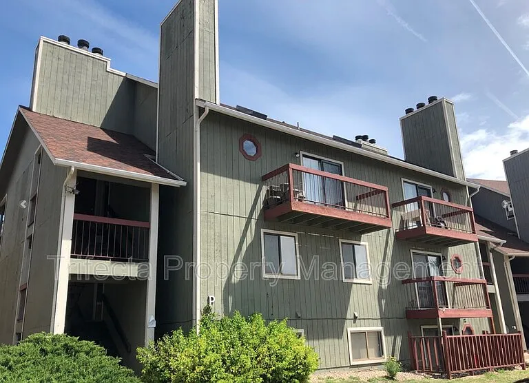 4501 Boardwalk Dr #P147 — Photo 1