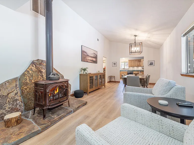 925 Woodside Dr — Photo 6